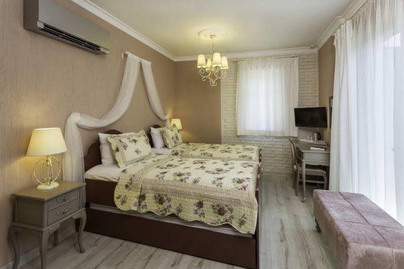 Karamela Hotel Ayvalik Exterior photo