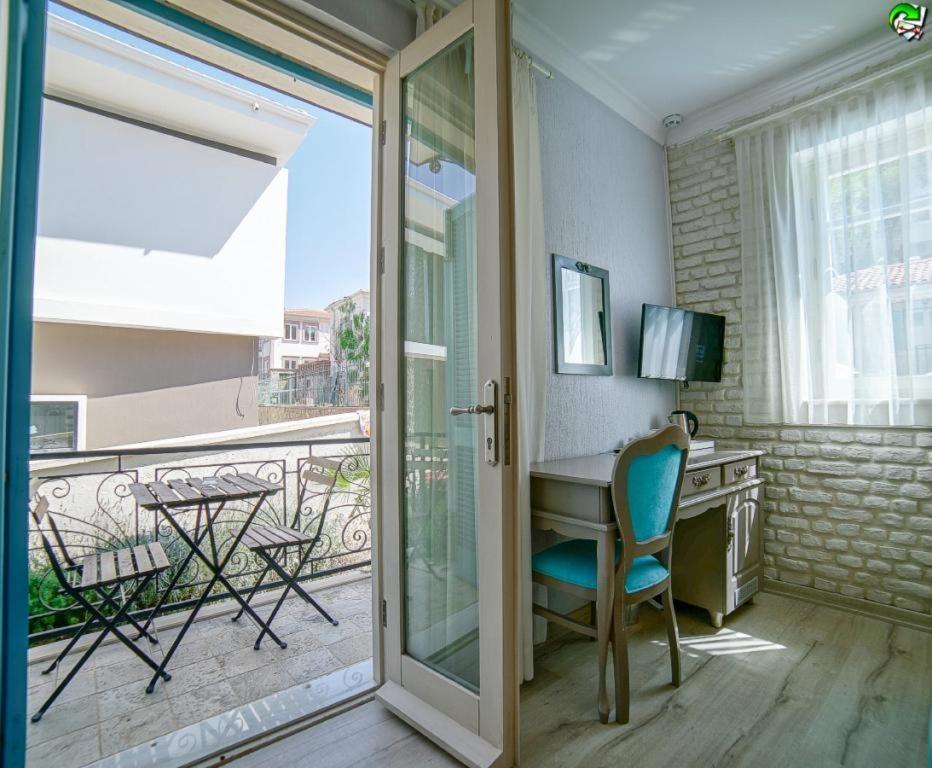 Karamela Hotel Ayvalik Exterior photo
