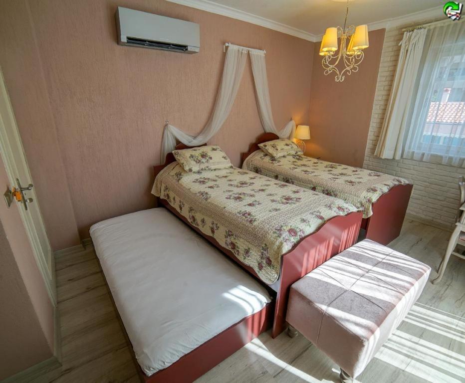 Karamela Hotel Ayvalik Exterior photo