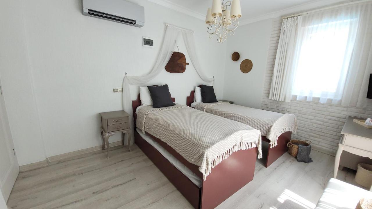 Karamela Hotel Ayvalik Exterior photo