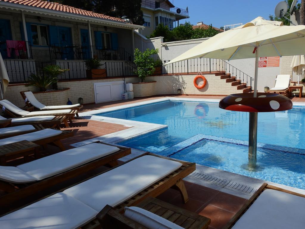 Karamela Hotel Ayvalik Exterior photo