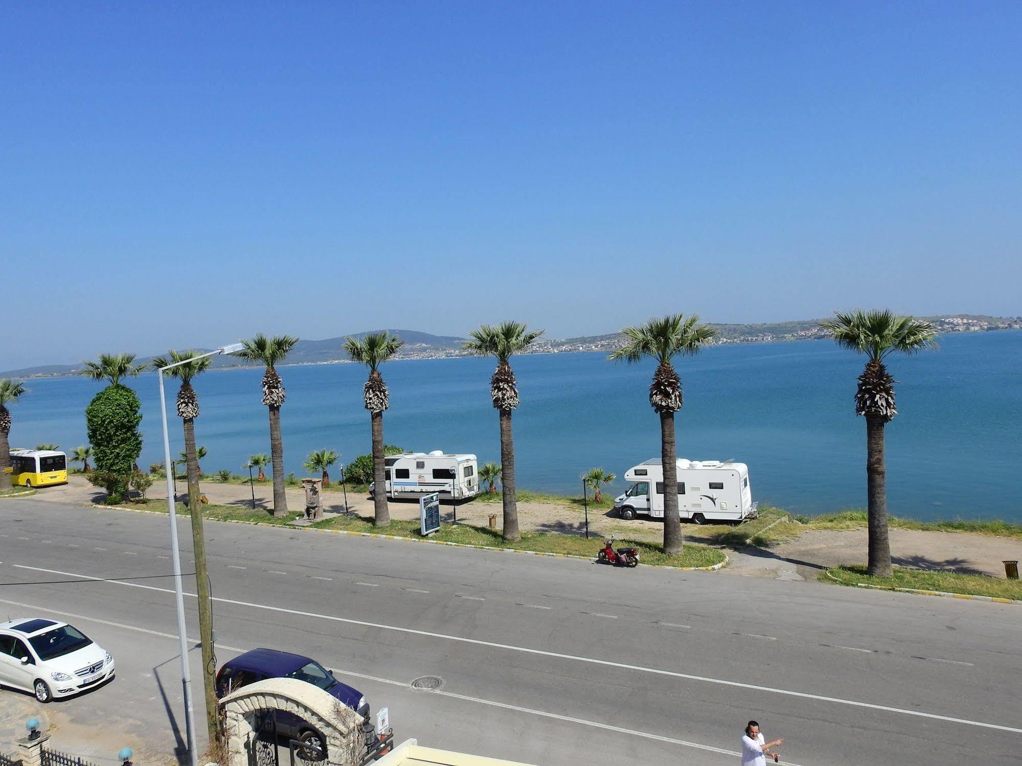 Karamela Hotel Ayvalik Exterior photo