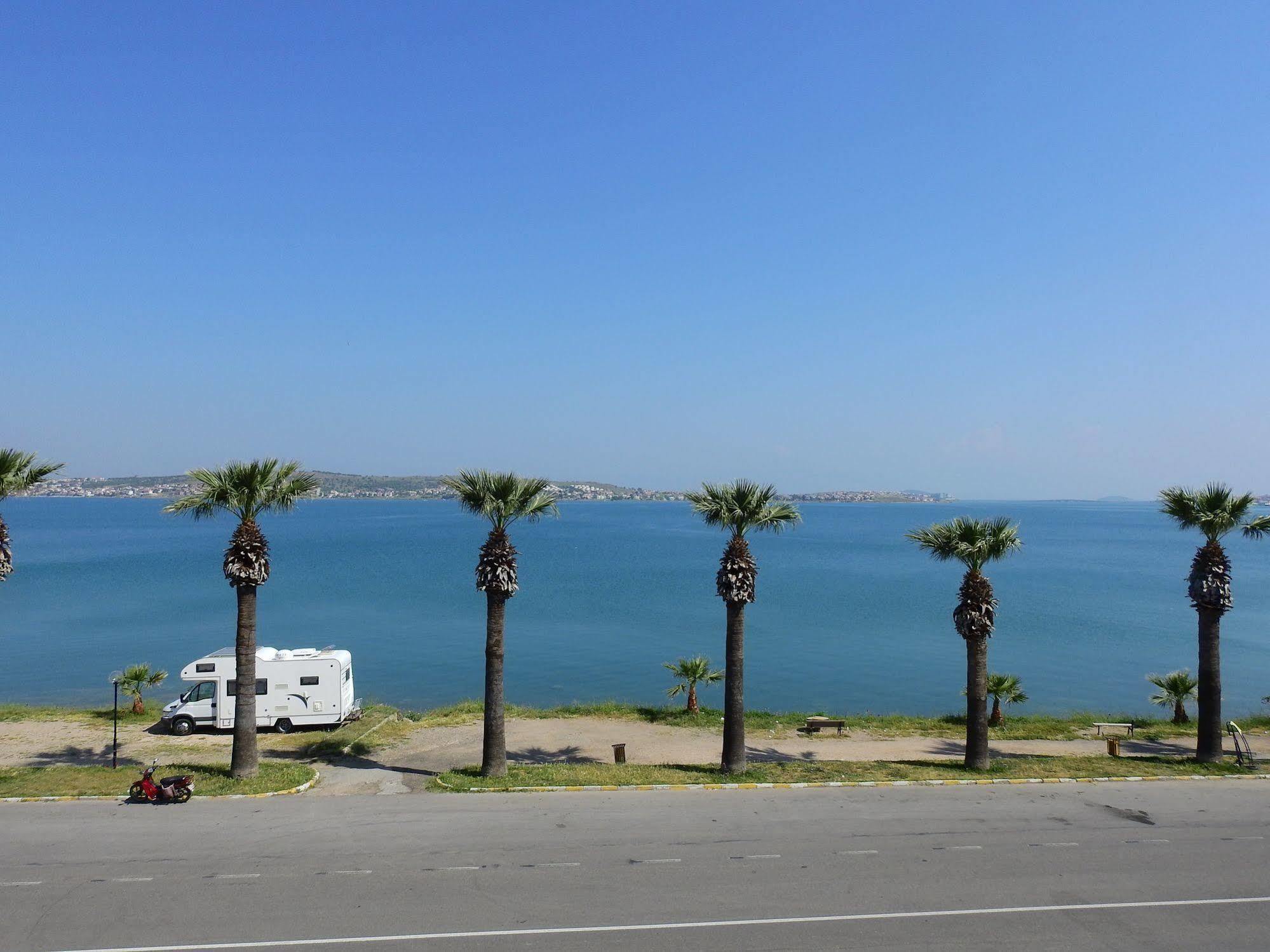 Karamela Hotel Ayvalik Exterior photo