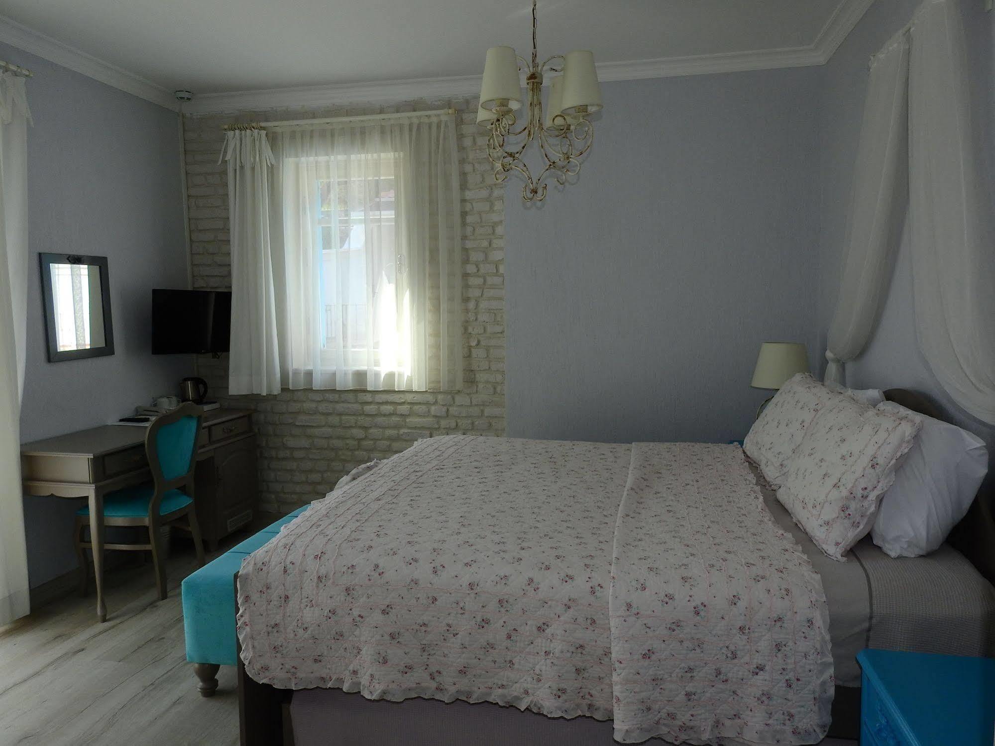Karamela Hotel Ayvalik Exterior photo