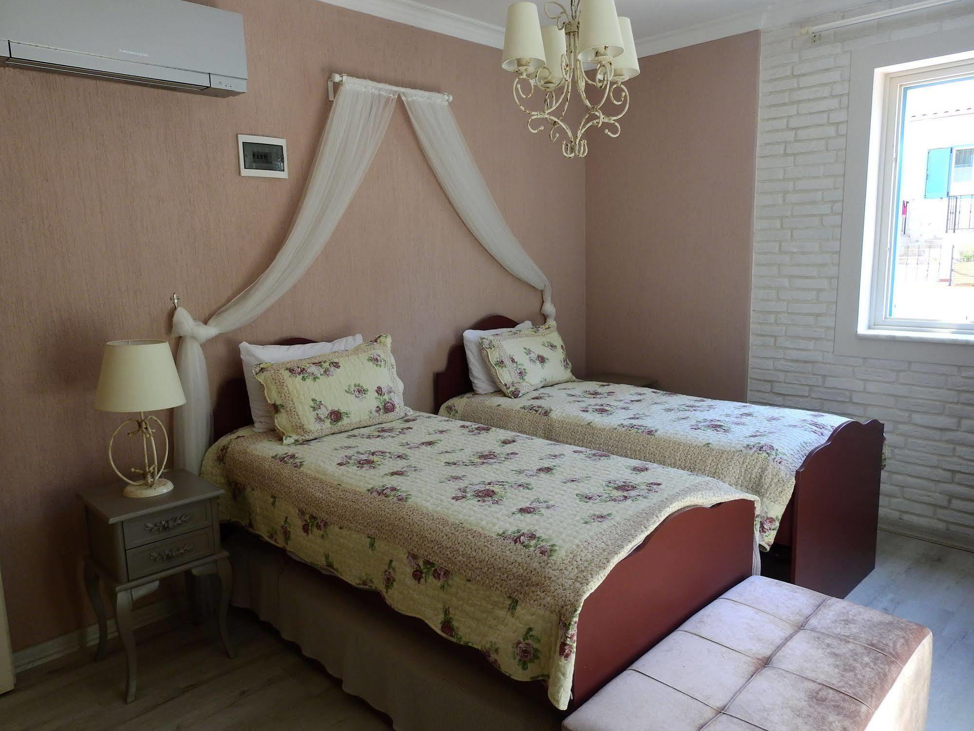 Karamela Hotel Ayvalik Exterior photo